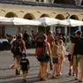 Turisti nel centro storico di Padova
