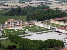 Piazzola sul Brenta, vista aerea sulla villa storica