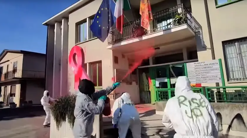 Un blitz al municipio di Anguillara