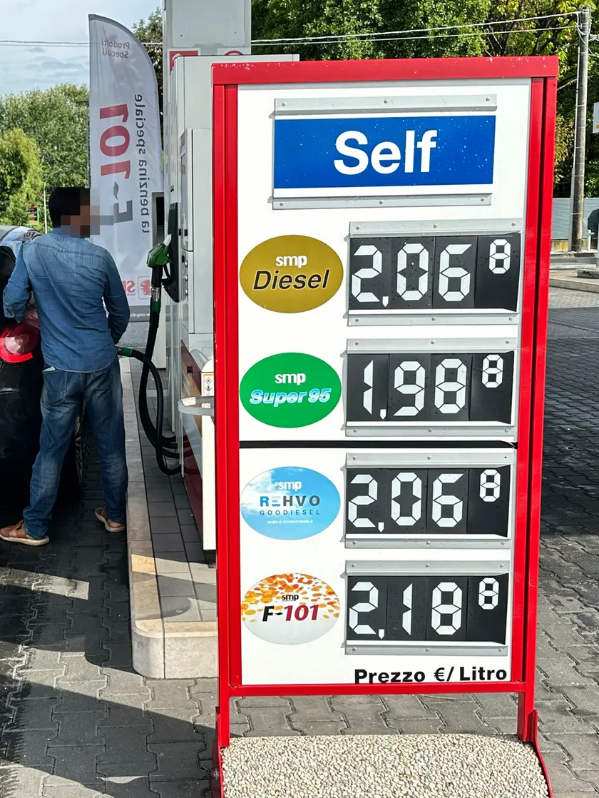 Rimangono alti i prezzi per i carburanti
