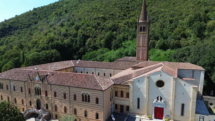 Il complesso dei Salesiani a Monteortone è in vendita