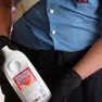 Sfregiata con l'acido, svolta nelle indagini