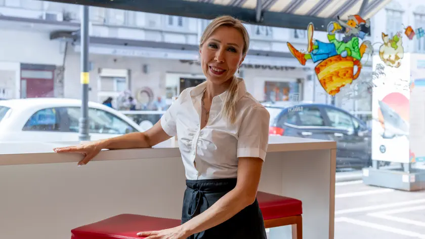 La soccorritrice NadiaStarchenko, barista al Goppion di Monfalcone (foto Katia Bonaventura)