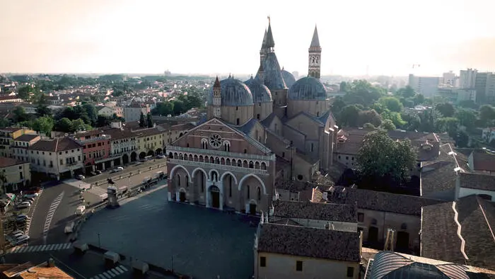 Il turista a Padova cambia abitudini: ecco dove finisce la sua spesa