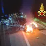 La moto a fuoco lungo la Sp89 (foto vigili del fuoco)