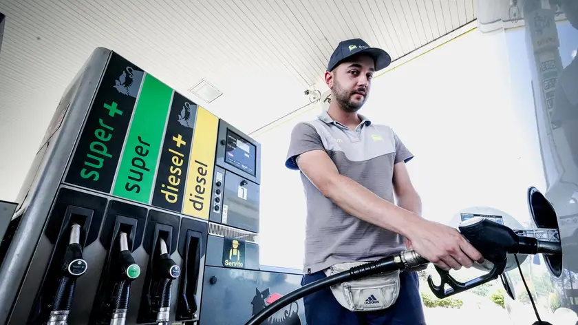 I rincari di benzina sono un problema per gli artigiani