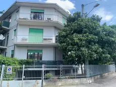 Il condominio di via Valdagno, in zona Armistizio, dove è stato trovato morto Roberto Corrà, 73 anni