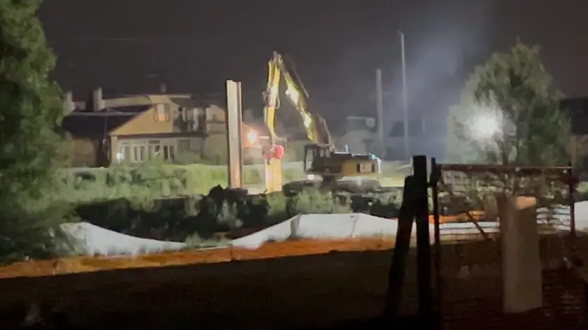 Il cantiere all'opera in orario notturno