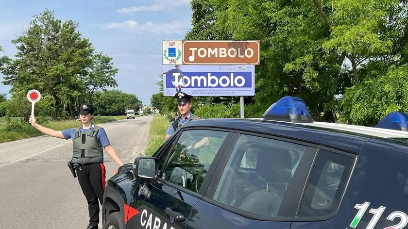 https://images.mattinopadova.it/view/acePublic/alias/contentid/1tkkgz708ol2ry8j76l/0/tombolo-carabinierijpeg.webp?f=16%3A9&amp;w=840