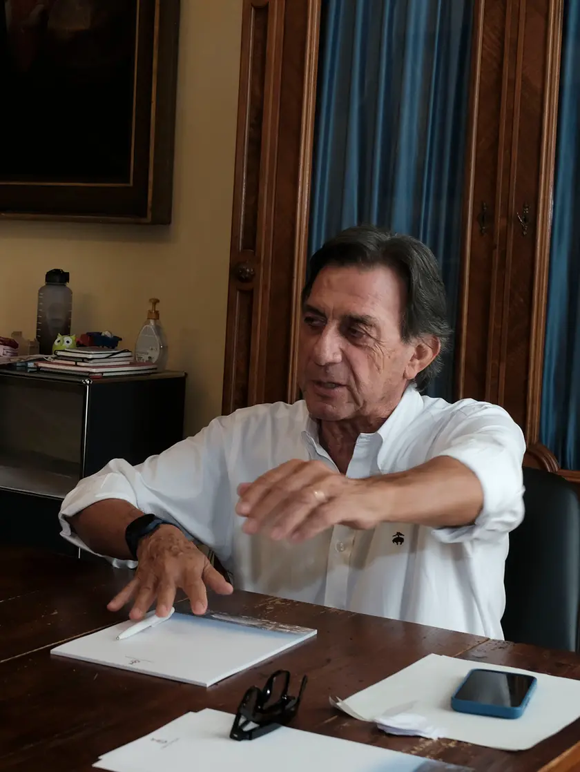 Il sindaco Giordani durante l'intervista
