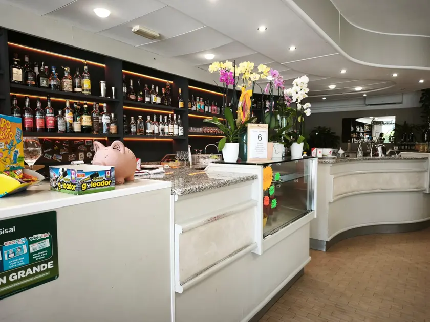 Il bar dove è avvenuta la rapina