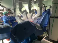 Un intervento chirurgico con l'impiego di robot
