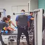 Carabinieri e sanitari bloccano il 52enne all’interno del bagno del pronto soccorso