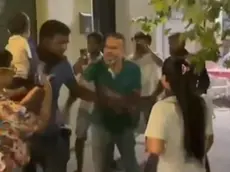 Un fermo immagine dell'aggressione all'attrice bengalese