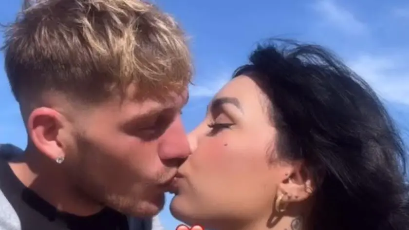 Sean Michieli e Gabriella Elorriaga in una foto sui social