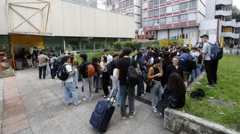 Studenti universitari in attesa dell’inizio delle lezioni