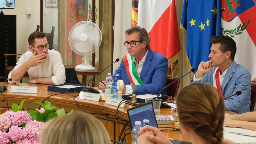 Al centro Franco Ennio, sindaco di Monselice e presidente del Comitato Distretto 5