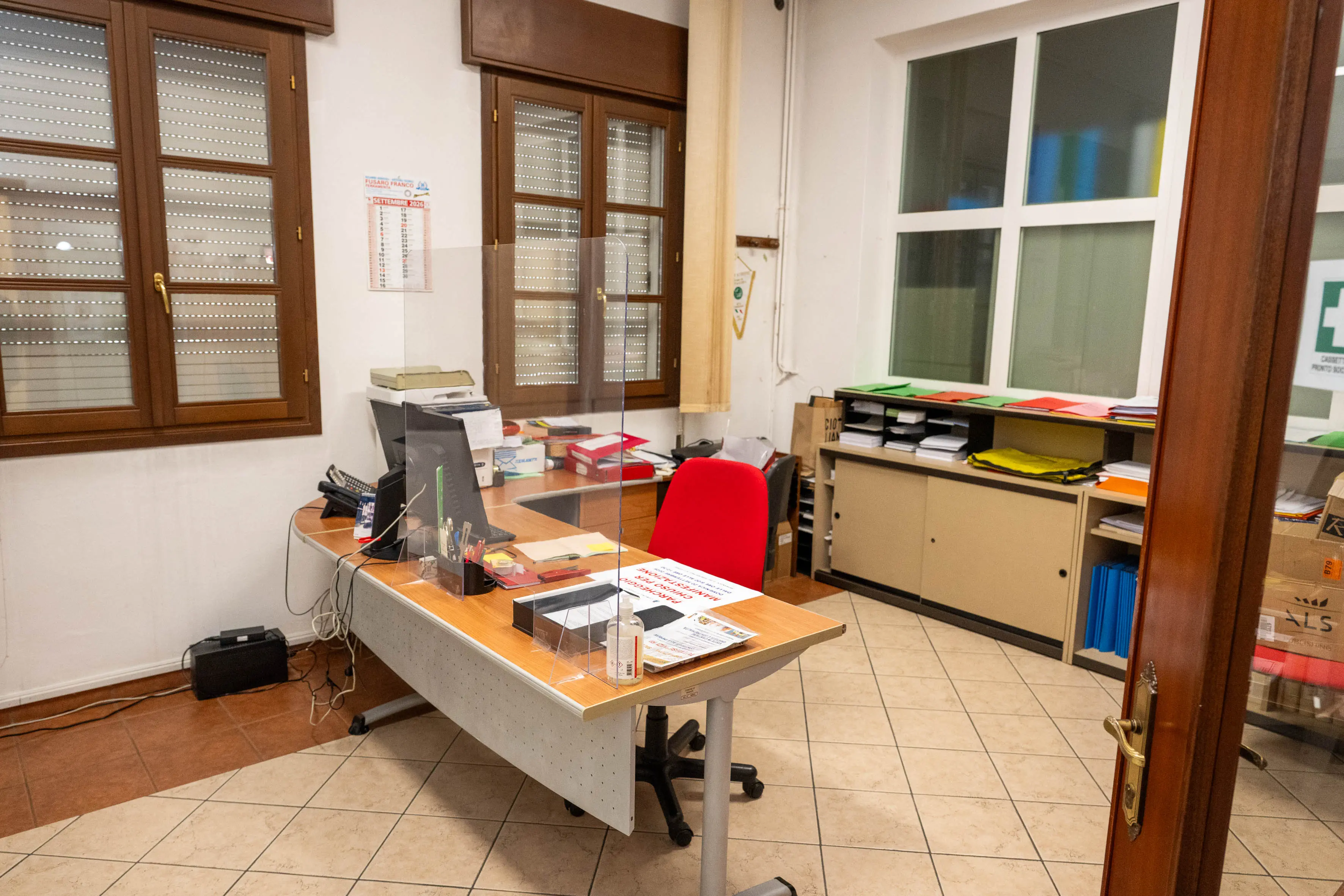 Quando manca il personale, il sindaco si rimbocca le maniche: «Non avevo alternative»