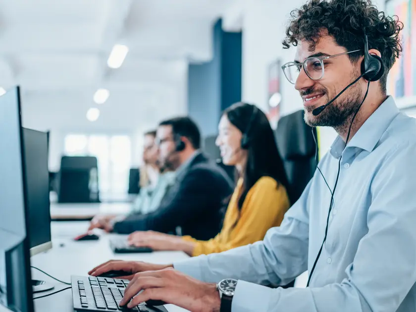 Padova, l’Ai nel call center E.On: 25 lavoratori rischiano il posto