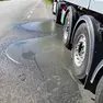 Lo sversamento in strada del Santo
