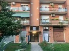 La palazzina in cui è stato trovato il corpo