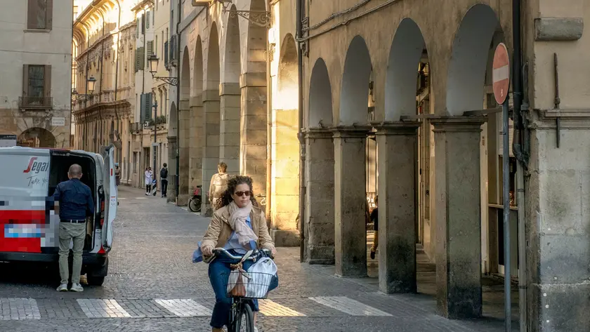 Via Dante,da piazza dei Signori, verso corso Milano