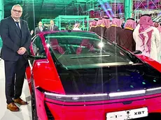 Isoclima firma il parabrezza più grande al mondo per un’auto