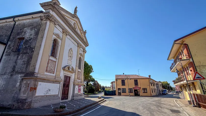 Chiesa e locali vicini