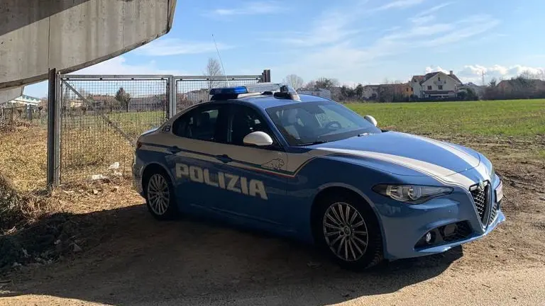 Controlli della polizia nel ristorante di sushi