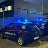 I carabnieri davanti alla stireria razziata