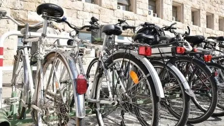 Padova, recuperate 22 biciclette usate: 15 già donate a persone fragili