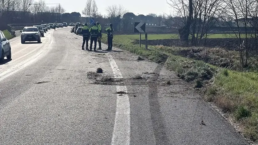 I rilievi della polizia locale dopo uno dei tanti incidenti