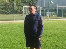 Claudio Fermanelli sui campi dello Charvensod in Valle d'Aosta, dove vive