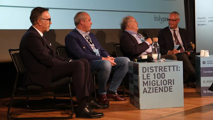 https://images.mattinopadova.it/view/acePublic/alias/contentid/1u9qiqiw5tlbqs40vd7/0/copia-di-distretti-piovese-06-10-26-terzo-panel.webp?f=16%3A9&amp;w=840