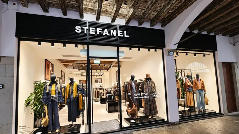 Il nuovo negozio Stefanel in via Roma a Padova