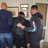L'uomo appena bloccato dopo essersi presentato come il brigadiere Alberto Cedola