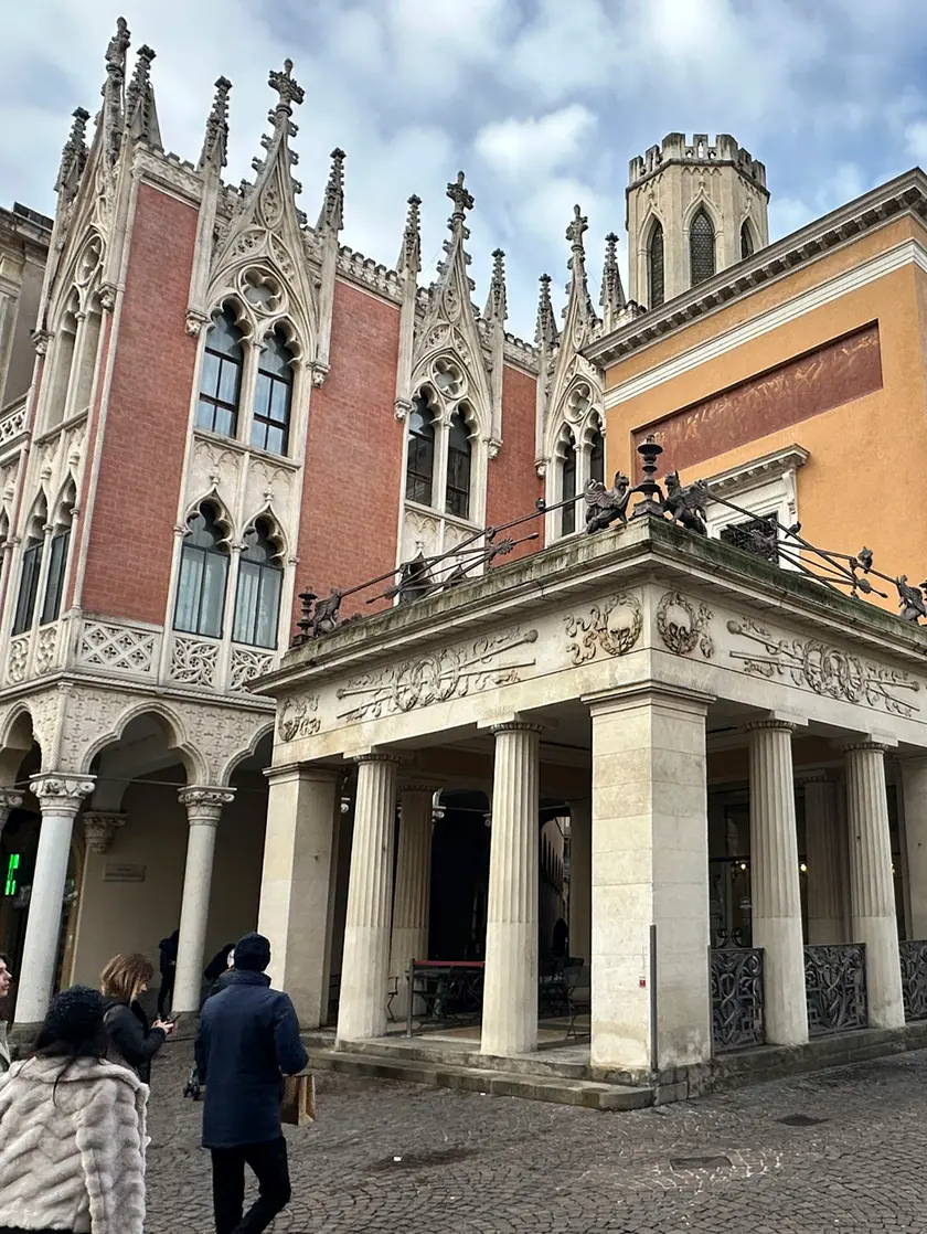 Il Caffè Pedrocchi a Padova, sede della premiazione di Una famiglia, una impresa