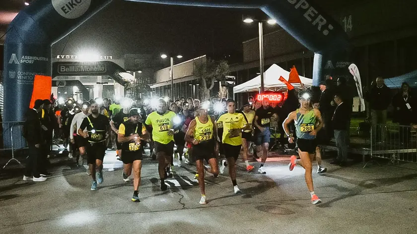 Una immagine della Night Run, che tornerà il 30 ottobre come sempre in notturna, con partenza dalla Fiera di Padova