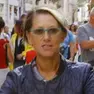 A sinistra Liliana Resinovich, a destra le scarpe