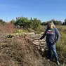 Ileana Miotto nel suo terreno spesso saccheggiato (Foto Piran)