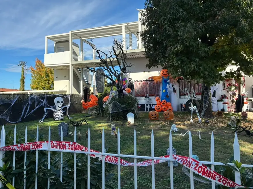 Una casa di Gazzo decorata per Halloween