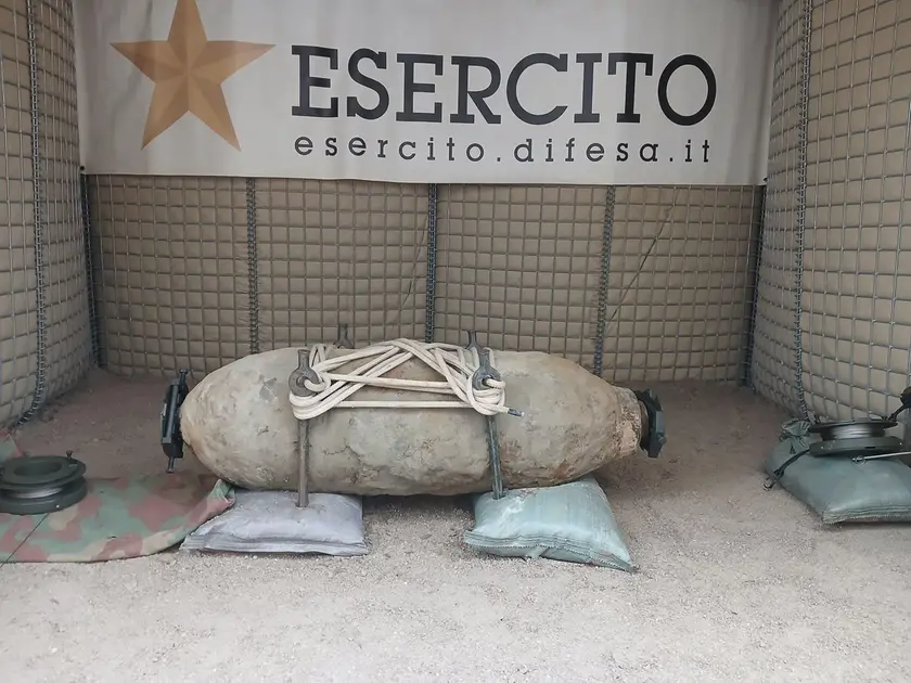 La bomba dopo il recupero a Pontevigodarzere