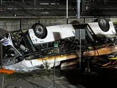 Il bus precipitato dal cavalcavia Vempa