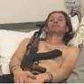 L'auto recuperata nel canale. Sopra a destra Matteo Mandruzzato, sotto Damiano Fuschi con un fucile in uno scatto postato sui social,