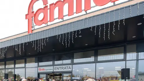 Monselice (PD), 24.11.2016 Inaugurazione Famila Superstore. Nella foto: enorme affluenza.