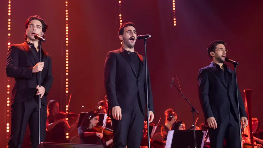 epa10910342 Gianluca Ginoble, Ignazio Boschetto and Piero Barone (L-R) of the Italian operatic pop trio Il Volo perform during their concert at the Budapest Arena, in Budapest, Hungary, 09 October 2023. EPA/Zsolt Szigetvary HUNGARY OUT
