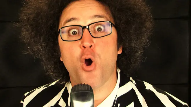 Il cantante Simone Cristicchi, compositore della colonna sonora di 'Cose dell'altro mondo', la pellicola di Francesco Patierno che sara' proiettata a Venezia nella sezione Controcampo e che ha provocato diverse proteste da parte di veneti e leghisti, Venezia, 1 settembre 2011. ANSA/UFFICIO STAMPA