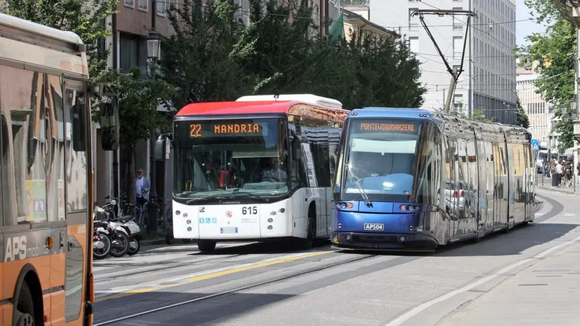 SBRISSA - AGENZIA BIANCHI - PADOVA - BUS E TRAM IN CITTA'