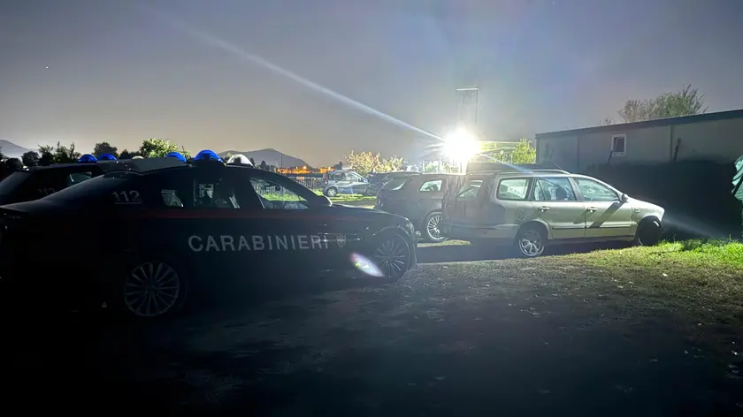 I carabinieri in via Deserto per compiere i rilievi