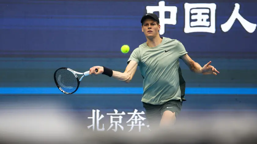 epa11625584 Jannik Sinner of Italy in action during his Men's Singles first round match against Nicolas Jarry of Chile in the China Open tennis tournament in Beijing, China, 26 September 2024. EPA/WU HAO
